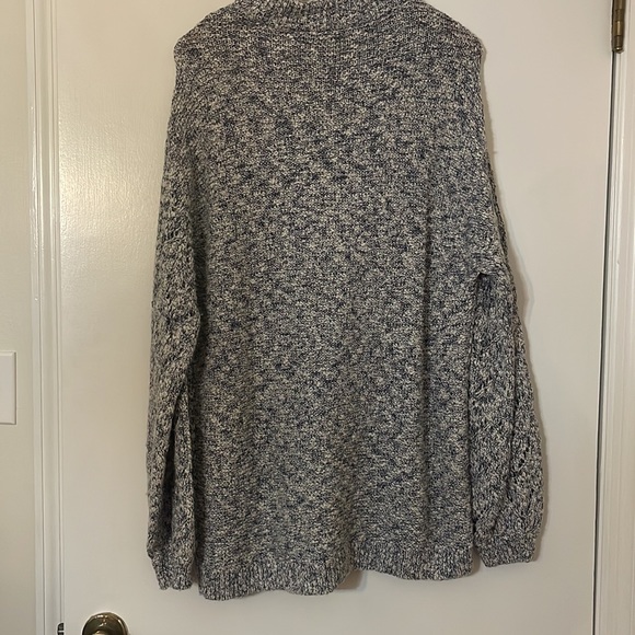 Mimi Maternity medium white and navy/grey sweater; band at bottom; oversized - Picture 7 of 9